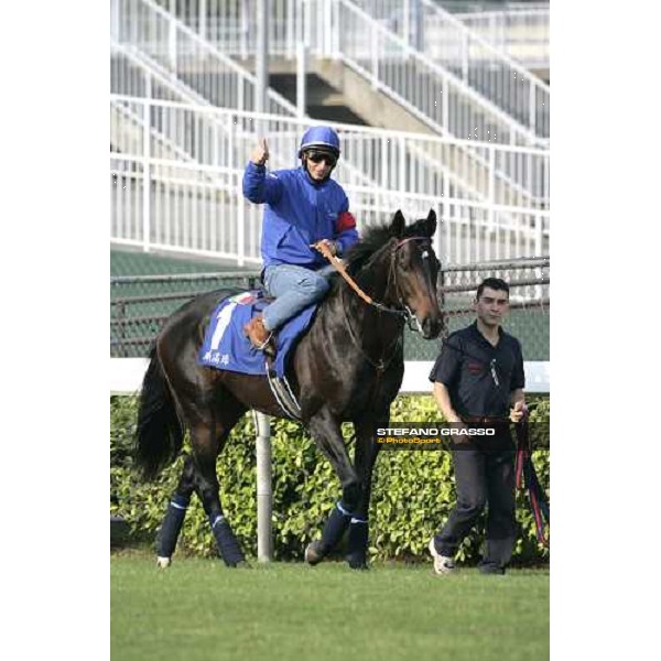 Endo Botti on Ramonti pictured at Sha Tin racetrack before morning track works Hong Kong, 6th dec. 2006 ph. Stefano Grasso