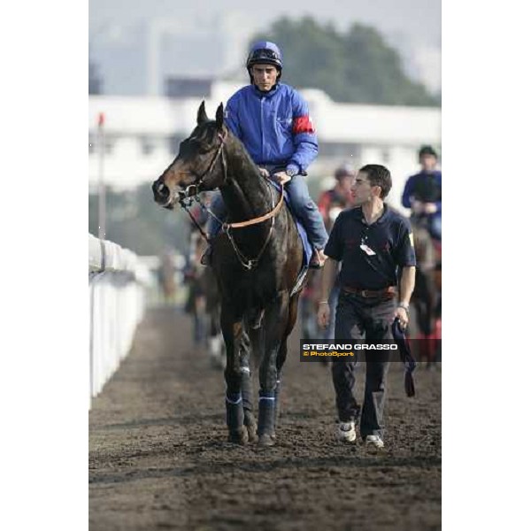 Endo Botti on Ramonti pictured at Sha Tin racetrack after morning track works Hong Kong, 6th dec. 2006 ph. Stefano Grasso