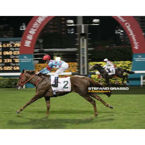 Olivier Peslier on Classa Supreme wins the 2nd leg of the Cathay Pacific International Jockey\'s Championship Races at Happy Valley Hong Kong, 6th dec. 2006 ph. Stefano Grasso