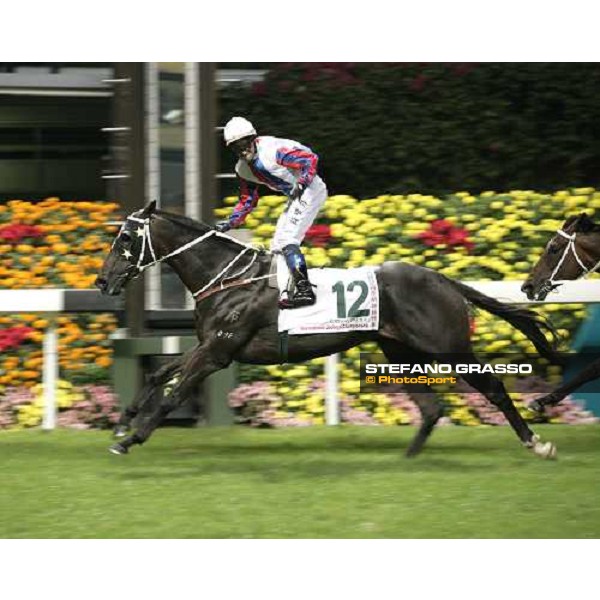 Andreas Suborics on Fortune Warrior wins the 3rd leg of the Cathay Pacific International Jockey\'s Championship Races at Happy Valley Hong Kong, 6th dec. 2006 ph. Stefano Grasso