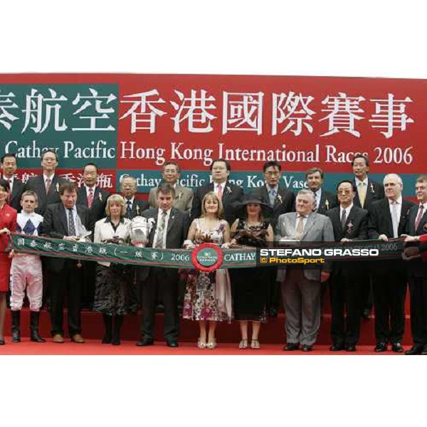 the giving prize for Dean McKeown and Collier Hill\'s connection winners of the Cathay Pacific Hong Kong Vase beating Mick Kinane on Castoria Hong Kong, 10th dec. 2006 ph. Stefano Grasso