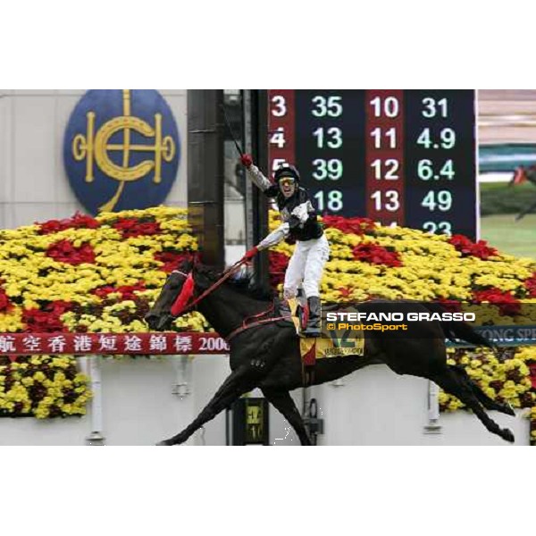 Brett Preddle on Absolute Champion wins the Cathay Pacific Hong Kong Sprint Hong Kong, 10th dec. 2006 ph. Stefano Grasso