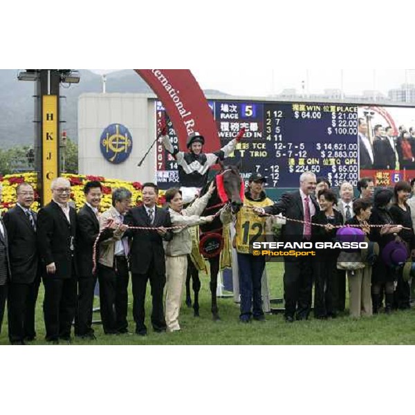 Absolute Champion\'s winning connection ot the Cathay Pacific Hong Kong Sprint Hong Kong, 10th dec. 2006 ph. Stefano Grasso