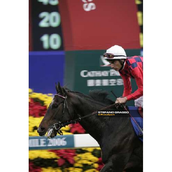 close up for Endo Botti and Ramonti going to the start of the Cathay Pacific Hong Kong Mile Hong Kong, 10th dec. 2006 ph. Stefano Grasso