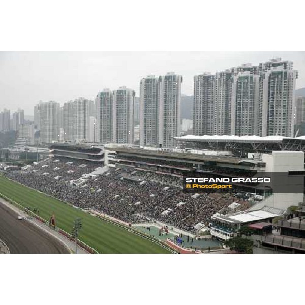 racing at Sha Tin racetrack Hong Kong, 10th dec. 2006 ph. Stefano Grasso