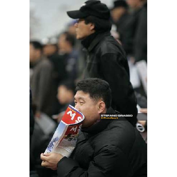 racegoers at Seoul race park Seoul, 16th dec. 2006 ph. Stefano Grasso