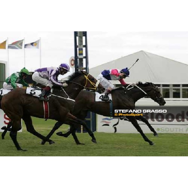 Anton Marcus on Jay Peg wins the the Bloodstock South Africa Cape Guineas. Kenilworth racecourse Cape Town, 6th january 2007 ph. Stefano Grasso