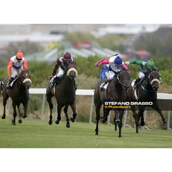 Anton Marcus on Jay Peg flyes to the line and wins the Bloodstock South Africa Cape Guineas. Kenilworth racecourse Cape Town, 6th january 2007 ph. Stefano Grasso
