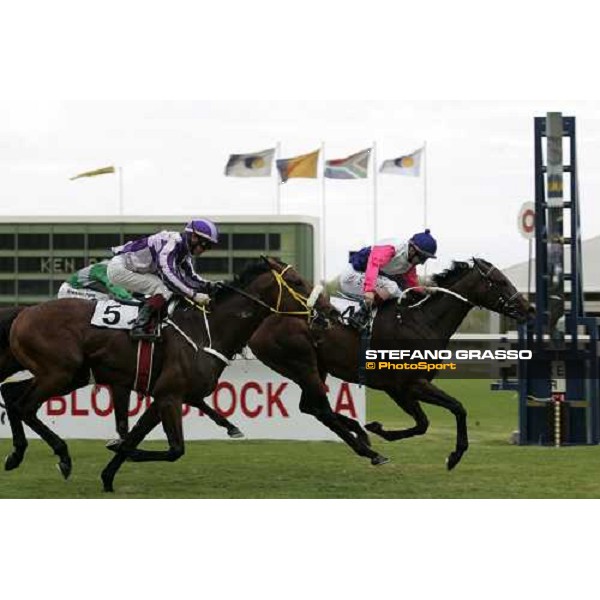 Anton Marcus on Jay Peg wins the the Bloodstock South Africa Cape Guineas. Kenilworth racecourse Cape Town, 6th january 2007 ph. Stefano Grasso