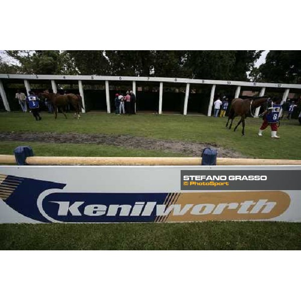 the saddling at Kenilworth racecourse Cape Town, 6th january 2007 ph. Stefano Grasso