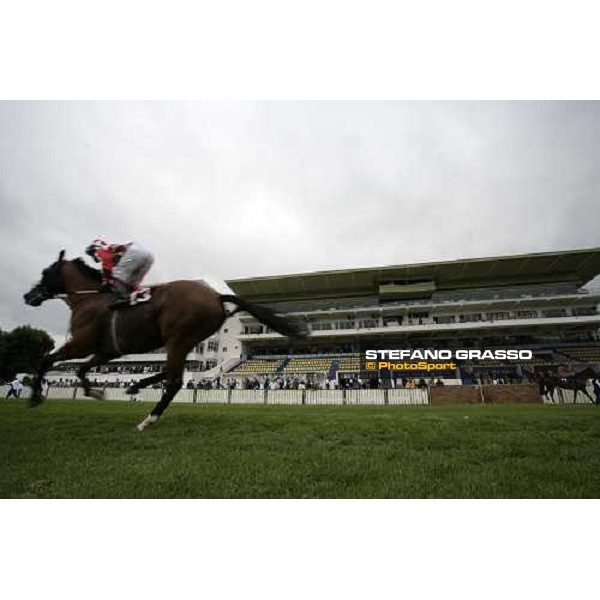 the horses go to the start at Kenilworth racecourse Cape Town, 6th january 2007 ph. Stefano Grasso