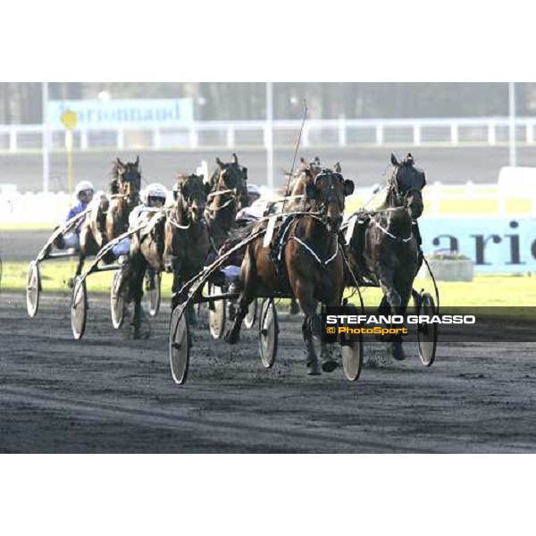 at last few meters to the line, Jean Michel Bazire leads with Exploit Caf and wins the Prix du Luxembourg Paris Vincennes, 27th january 2007 ph. Stefano Grasso