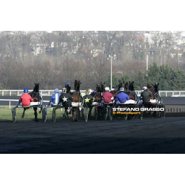 the horses of Prix du Luxembourg towards trhe first turn. Paris Vincennes, 27th january 2007 ph. Stefano Grasso