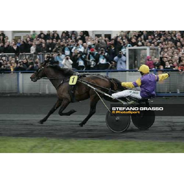 Pierre Levesque with Offshore Dream exults after winning the Gran Prix d\'Amerique 2007 Paris Vincennes, 28th january 2007 ph. Stefano Grasso