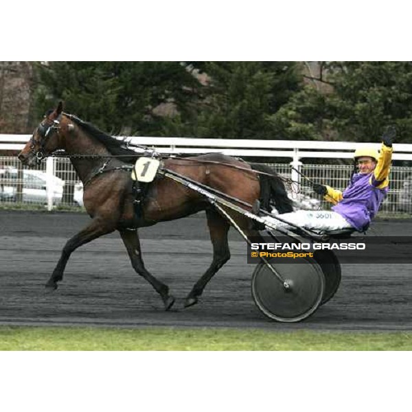 Pierre Levesque with Offshore Dream exults after winning the Gran Prix d\'Amerique 2007 Paris Vincennes, 28th january 2007 ph. Stefano Grasso