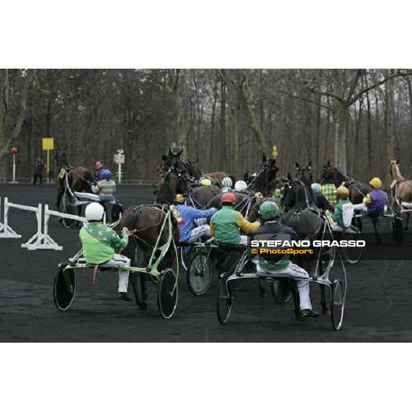 the horses go to the start of the Gran Prix d\'Amerique 2007 Paris Vincennes, 28th january 2007 ph. Stefano Grasso