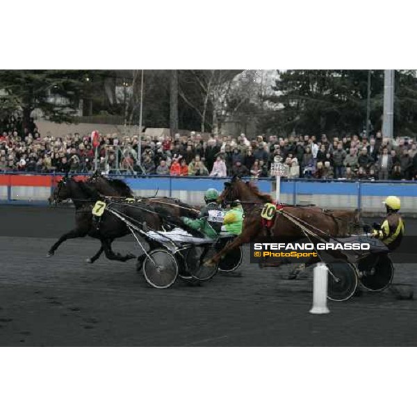 the first bend of the Gran Prix d\'Amerique 2007. Malabar Circle, Super Light and Java Darche Paris Vincennes, 28th january 2007 ph. Stefano Grasso