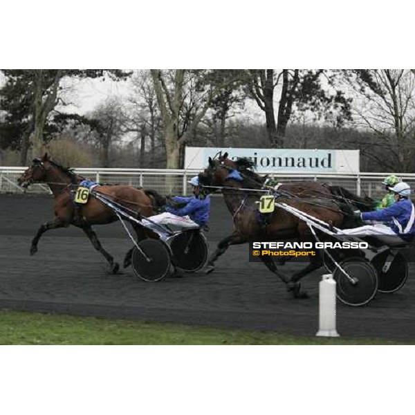 Michel Lenoir with Kesaco Phedo and Christian Bigeon with Jardy and Jean Michele Bazire with Kazire de Guez leads the Gran Prix d\'Amerique 2007 before entering in the straight Paris Vincennes, 28th january 2007 ph. Stefano Grasso