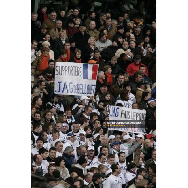 Jag de Bellouet and Christophe Gallier\'s supporters in the grandstand of Plateau du Gravelle Paris, Vincennes, 28th january 2007 ph. Stefano Grasso