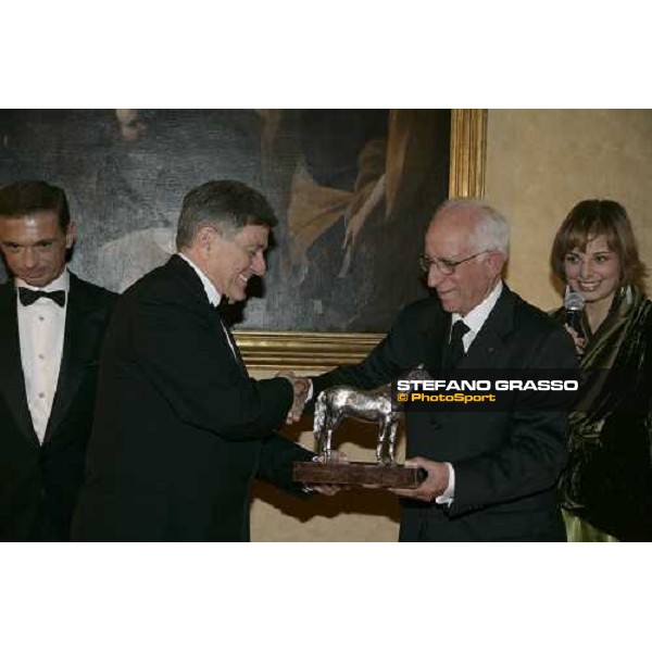 gala evening for the Oscar del Galoppo at Palazzo Taverna in Rome- ing. Massimo Marchetti gives the trophy to Antonio Lepori winner with Groom Tesse Rome, 4th february 2007 ph. Stefano Grasso