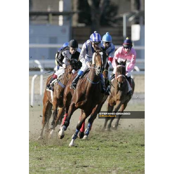 Dirk Fuhrmann on Blu Santillana leads ther group on the first bend of the Premio Giulio Giannelli Viscardi Rome, 4th february 2007 ph. Stefano Grasso