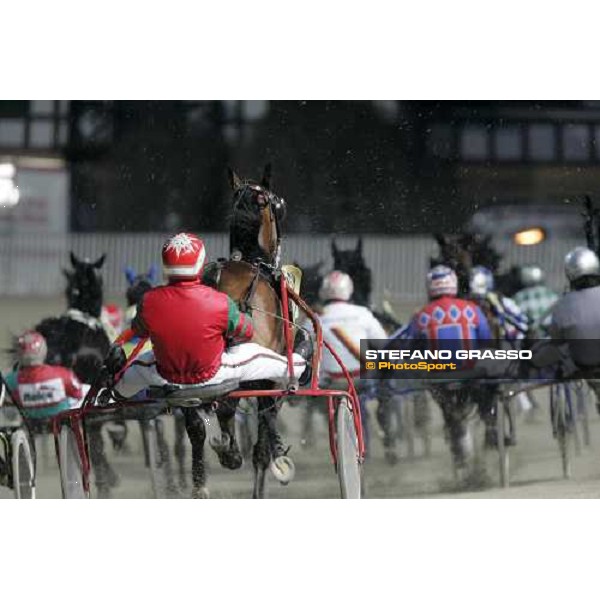 Mauro Biasuzzi with Equinox Bi follows the group on the first bend of Gran Premio Encat \'Memorial Fausto Branchini\' Milan, San Siro 11th february 2007 ph. Stefano Grasso 