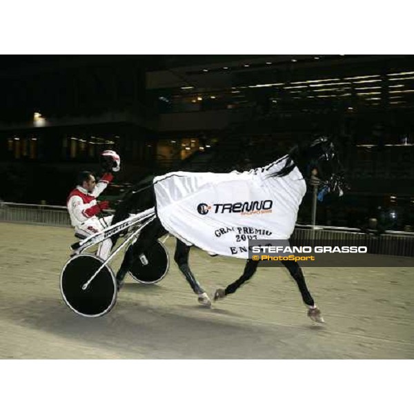 Giuseppe Ruocco parades with Dominatore D\'Orio after winning the Gran Premio Encat \'Memorial Fausto Branchini\' Milan, San Siro 11th february 2007 ph. Stefano Grasso