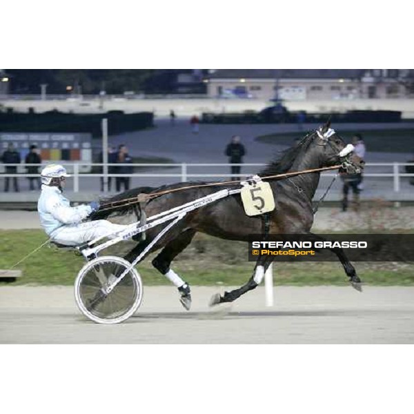 warming up for Massimo Orlando and Cirio Caf before the Gran Premio Encat \'Memorial Fausto Branchini\' Milan, San Siro 11th february 2007 ph. Stefano Grasso