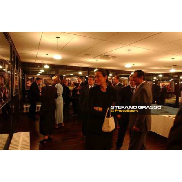 guests at photographic exibition of Falbrav by Stefano Grasso Carimate golf Club 29th april 2004 ph. Stefano Grasso