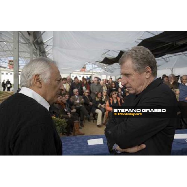 L\' Ing. Cesare Croce colloquia con Mogol, durante l\'inaugurazione del progetto \'Cavalli in Carcere\', alla casa di reclusione di Bollate Bollate, 27 febbraio 2007 ph. Stefano Grasso