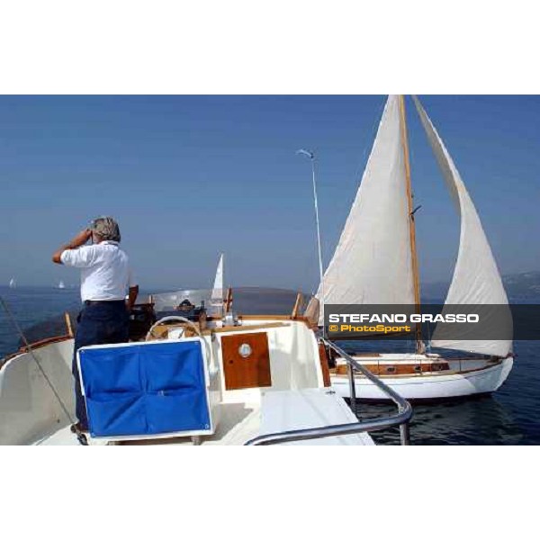 \'Piermaria Giusteschi Conti , race committee president, looking for the wind. Triest sept. 20 2003-ph.Stefano Grasso\' 