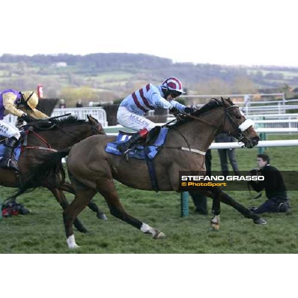Philip Carberry flies on Sublimity and wins the Smurfit Kappa Champion Hurdle Cheltenham, The Festival 13th march 2007 ph. Stefano Grasso