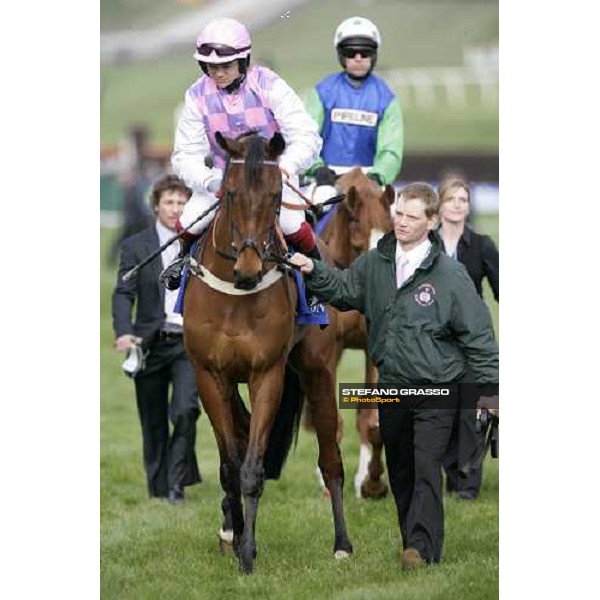 Robert Thornton on Voy Por Ustedes parading before winning the Seasons Holidays Queen Mother Champion Steeple Chase Cheltenham, 2nd day - The Festival, 14th march 2007 ph. Stefano Grasso