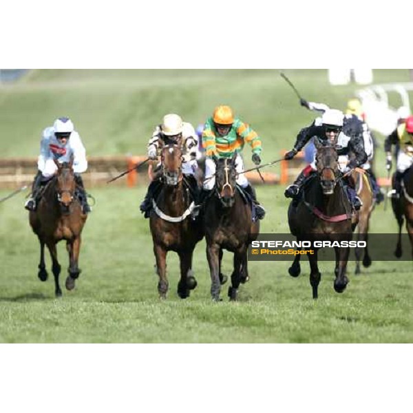 Richard Johnson on Massini\'s Maguire (right) at the last few meters to the post, leads and wins the Ballymore Properties Novices\' Hurdle Race Cheltenham, 2nd day - The Festival, 14th march 2007 ph. Stefano Grasso