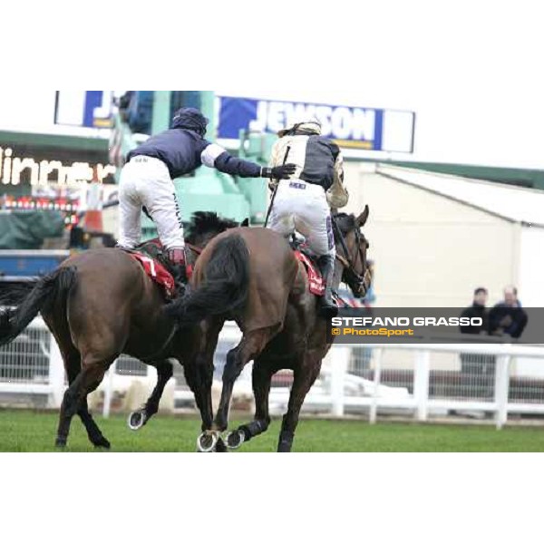 Richard Johnson on Mighty Man congratulates with Paddy Brennan on Inglish Drever after the finish of The Ladbrokes World Hurdle Race Cheltenham, The Festival, 3rd day. 15th march 2007 ph. Stefano Grasso