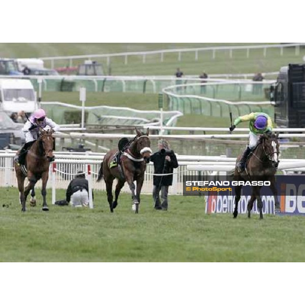 a few meters to the line Ruby Walsh on Kauto Star flies to the post of the Totesport Cheltenham Gold Cup followed by Idle Talk and A.P.Mc Coy on Exotic Dancer Cheltenham, The Festival, 4th day, 16th march 2007 ph. Stefano Grasso