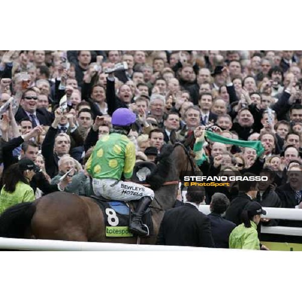 an exulting Ruby Walsh on Kauto Star comes back in triumph to the winner circle after winning the Totesport Cheltenham Gold Cup Cheltenham, The Festival, 4th day, 16th march 2007 ph. Stefano Grasso
