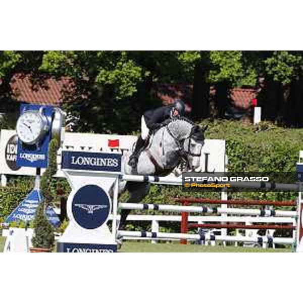 LGCT of Hamburg - Grand Prix - John Whitaker on Cassinis Chaplin - Hamburg, Derby Park - 27 May 2017 - ph.Stefano Grasso/LGCT