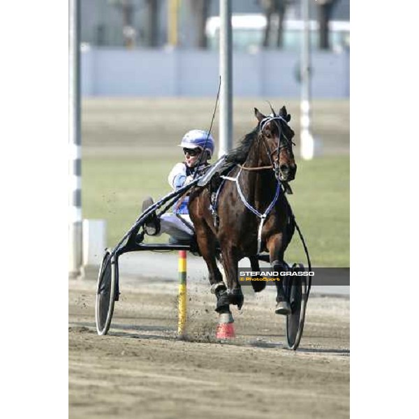 at last 50 meters to the line Pekka Korpi with Express Merett leads on Roberto Vecchione with Ghiaccio del Nord and wins the Gran Premio Cittˆ di Torino Torino, 9th april 2007 ph. Stefano Grasso