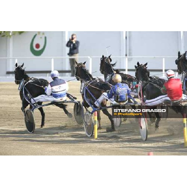 Pekka Korpi with Express Merett leads the group on the first bend after the start and goes to win the Gran Premio Cittˆ di Torino Torino, 9th april 2007 ph. Stefano Grasso