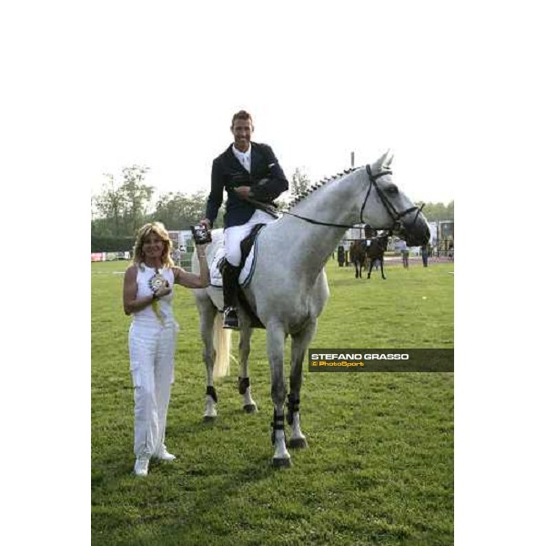 giving prize for Jerry Smith on Nadir di San Patrignano winner of the 2nd leg of Campionato Italiano Assoluto Busto Arsizio, 22nd aprile 2007 ph. Stefano Grasso