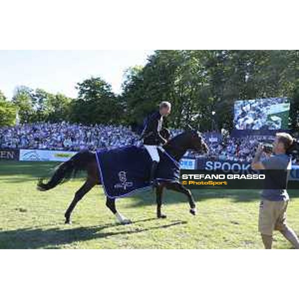 LGCT of Hamburg - Grand Prix - Rolf Goran Bengtsson retires Casall ASK from the competition - Hamburg, Derby Park - 27 May 2017 - ph.Stefano Grasso/LGCT