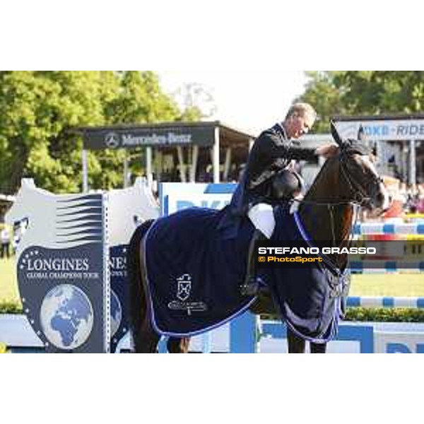 LGCT of Hamburg - Grand Prix - Rolf Goran Bengtsson retires Casall ASK from the competition - Hamburg, Derby Park - 27 May 2017 - ph.Stefano Grasso/LGCT