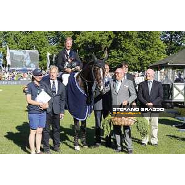 LGCT of Hamburg - Grand Prix - Rolf Goran Bengtsson retires Casall ASK from the competition - Hamburg, Derby Park - 27 May 2017 - ph.Stefano Grasso/LGCT