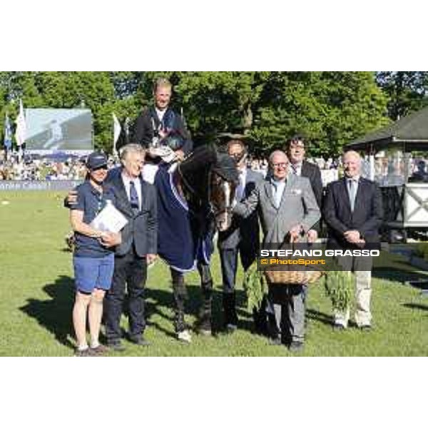 LGCT of Hamburg - Grand Prix - Rolf Goran Bengtsson retires Casall ASK from the competition - Hamburg, Derby Park - 27 May 2017 - ph.Stefano Grasso/LGCT
