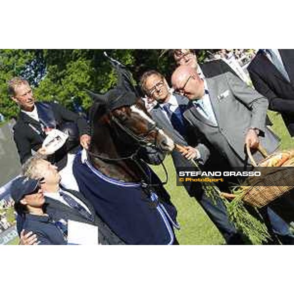 LGCT of Hamburg - Grand Prix - Rolf Goran Bengtsson retires Casall ASK from the competition - Hamburg, Derby Park - 27 May 2017 - ph.Stefano Grasso/LGCT