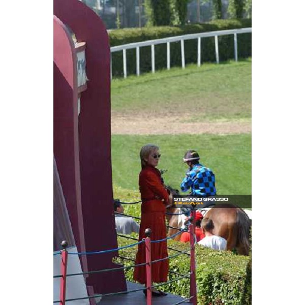 racegoer at Capannelle racetrack Premio Presidente della Repubblica Rome Capannelle 16th may 2004 ph.Stefano Grasso