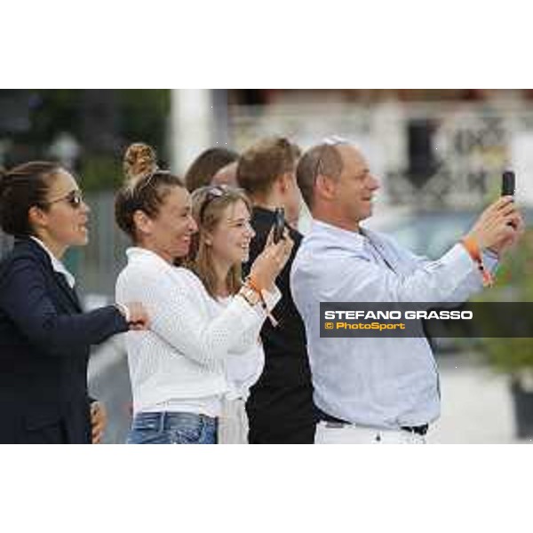 LGCT of Cannes - Hymowitz family congratulates their daughters for the placements in CSI1* Final class - Cannes, Stade des Hesperyde - 9 June 2017 - ph.Stefano Grasso/LGCT