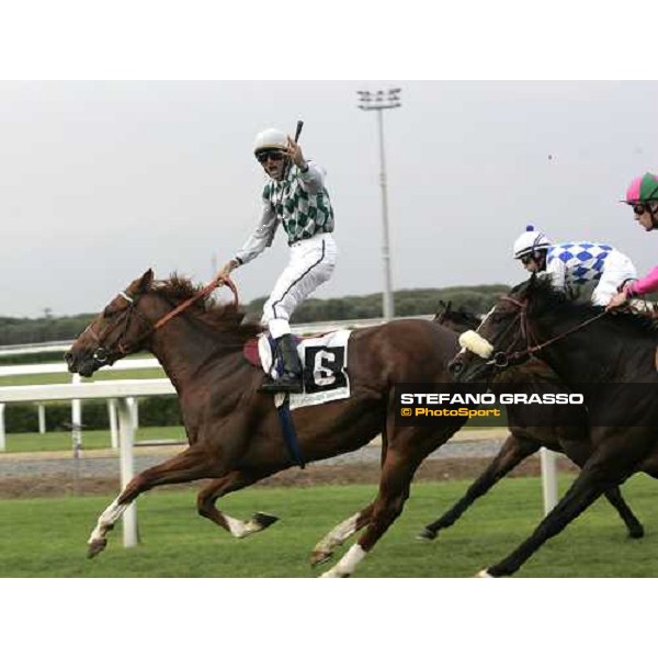 Stefano Landi wins the Premio Parioli Rome Capannelle 29th april 2007 ph. Stefano Grasso