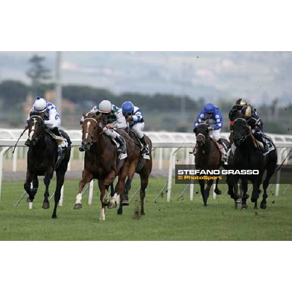 Stefano Landi on Golden Titus wins the Premio Parioli beating Mirco Demuro on Freemusic and Silvano Mulas on Amante Latino Rome Capannelle 29th april 2007 ph. Stefano Grasso